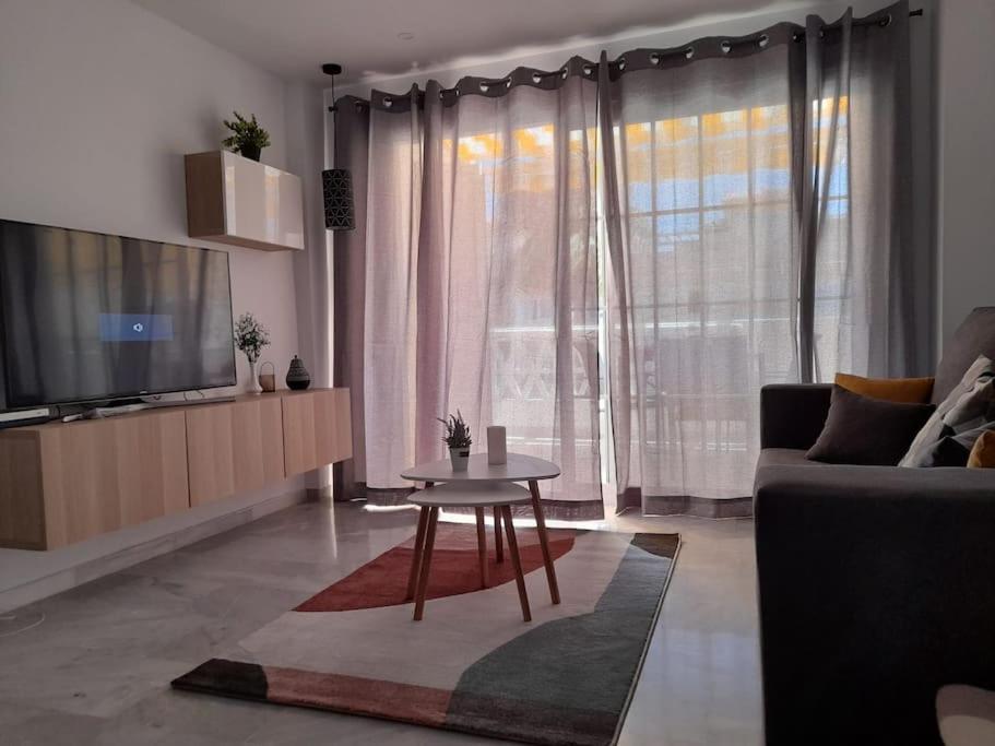Encantador Apartamento Residencial Con Piscina Torremolinos Exterior photo